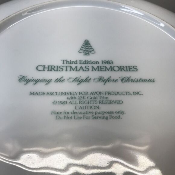 1983 Avon Third Edition Enjoying The Night Before Christmas Memories Plate - Picture 5 of 5
